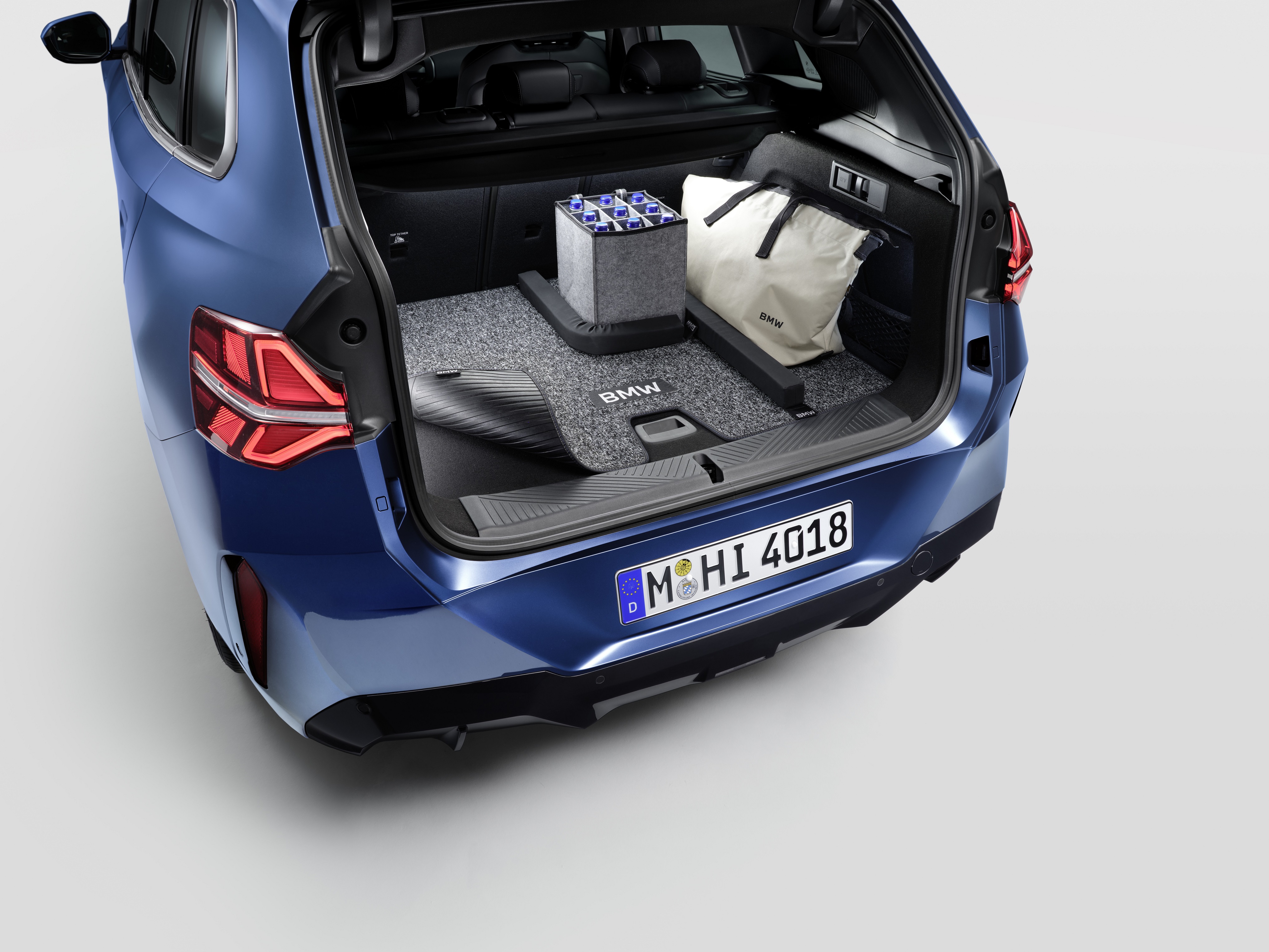 BMW Luggage Compartment Mat Reversible with Luggage Fixation